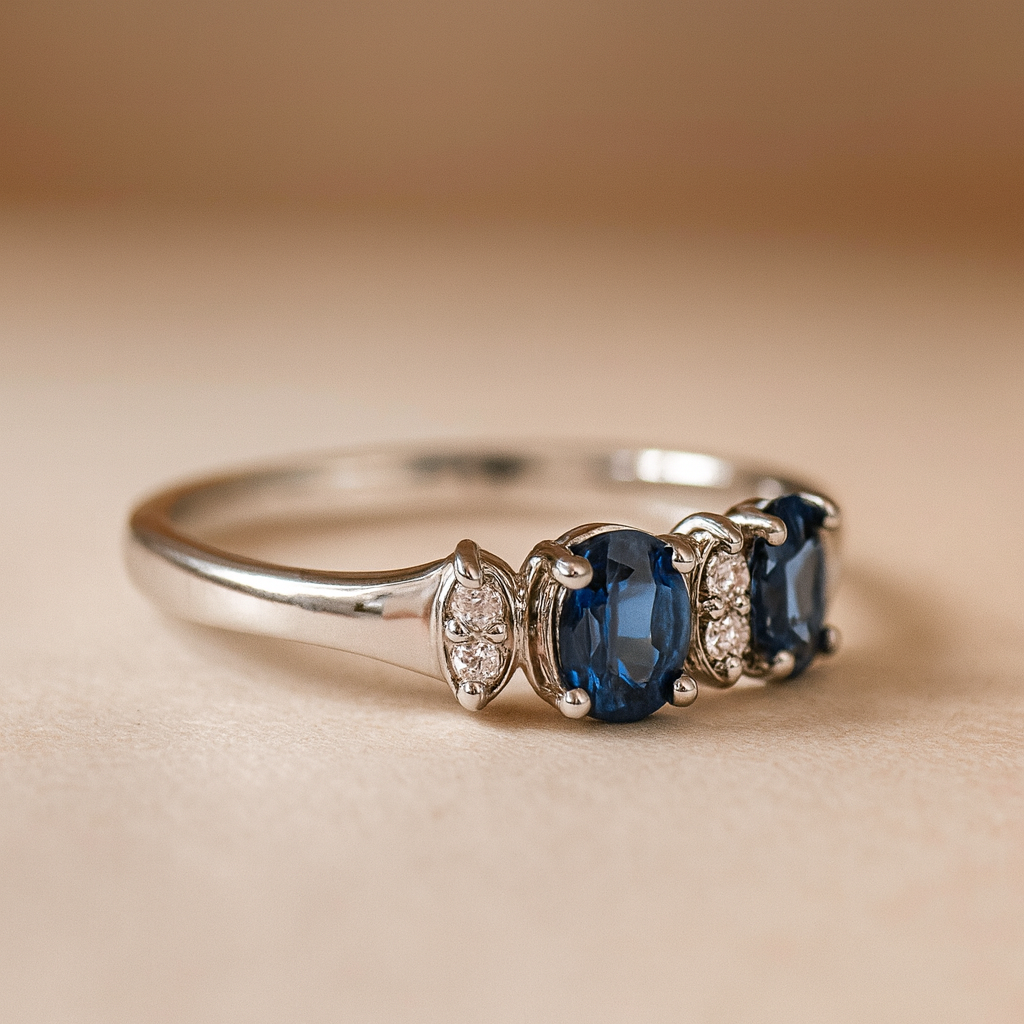 anillo-ceylan-oro-blanco-18k-zafiros-diamantes-rose-joyas