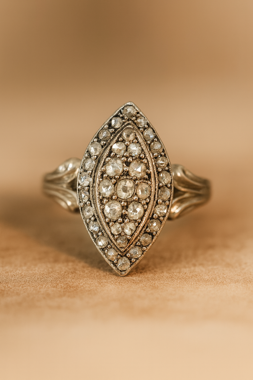 anillo-antiguo-oro-blanco-18k-rose-cut-talla-antigua-diamantes-rose-joyas