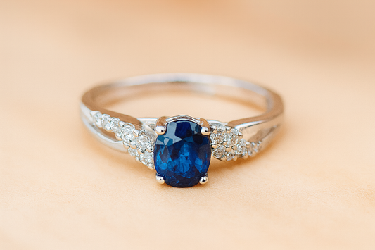 anillo-cachemira-oro-blanco-18k-zafiro-diamantes-rose-joyas