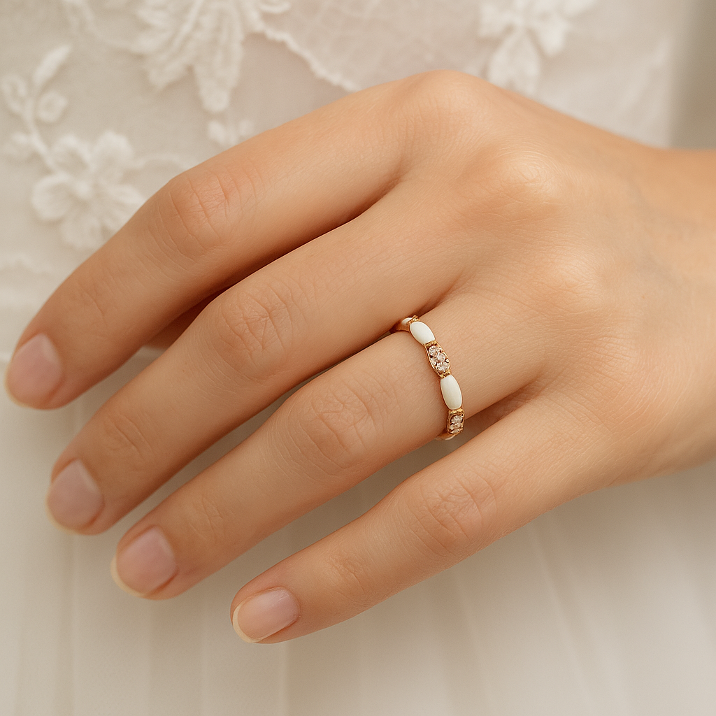 anillo-oro-diamantes-esmalte-rose-joyas