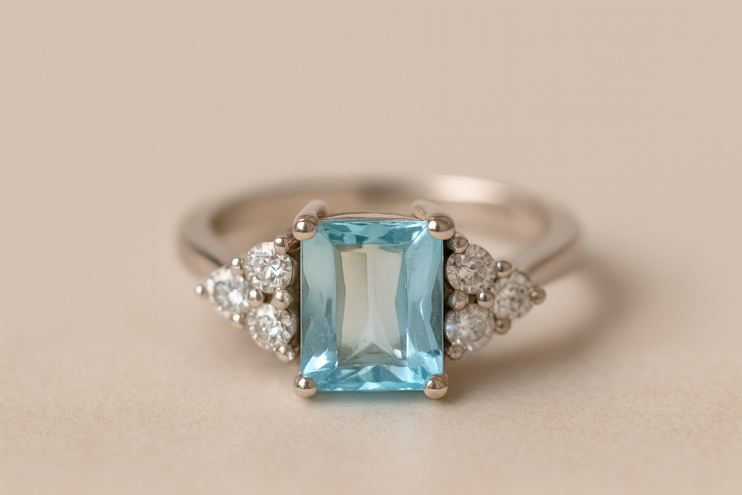 anillo-platino-compromiso-aguamarina-diamantes-rose-joyas